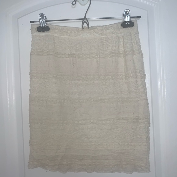 White/Cream Lace Pencil Mini Skirt - Picture 2 of 2